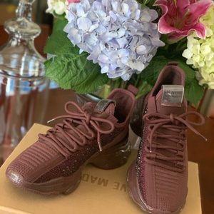 Steve Madden Burgundy Women’s Maxima